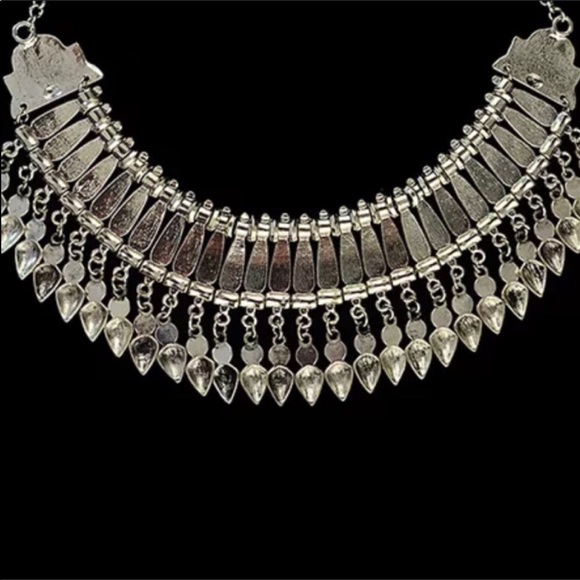 Statement Necklace 💙 - Picture 4 of 5